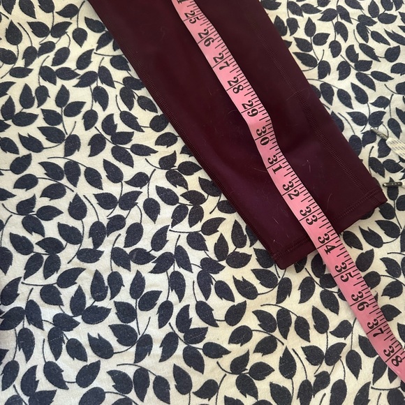 Vuori Dark Purple Performance Activewear Leggings With Back Zipper Pocket M/L? - Picture 11 of 12